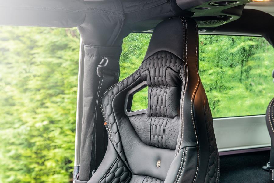 Детали интерьера Jeep Wrangler Black Hawk Expedition by Project Kahn 2014 года  (фото 11 из 24)
